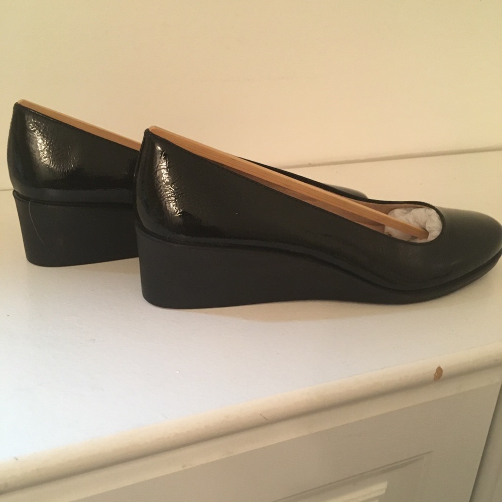 Shoes - Picture 3 of 4